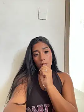 Snapshot of SaryJonex chatting on May 10, 2026, 4:31 pm SaryJonex online show from May 10, 2026, 4:31 pm