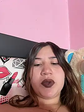 Snapshot of TaliaSkyx21 chatting on August 5, 2026, 12:37 am TaliaSkyx21 online show from August 5, 2026, 12:37 am