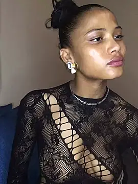 Snapshot of PEACHWAV3 chatting on June 28, 2026, 5:52 pm PEACHWAV3 online show from June 28, 2026, 5:52 pm