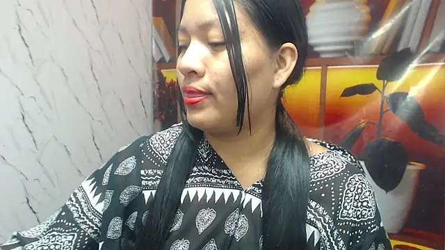 Snapshot of Sol_vannesa chatting on May 20, 2026, 3:47 am Sol vannesa online show from May 20, 2026, 3:47 am