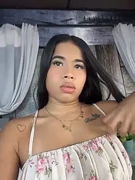 Snapshot of EmmaExoticaXXX chatting on May 6, 2026, 9:19 pm EmmaExoticaXXX online show from May 6, 2026, 9:19 pm