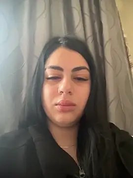 LilyLovell online show from April 27, 2026, 12:14 pm