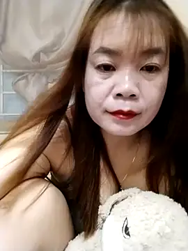 Snapshot of Squirt107 chatting on June 21, 2026, 12:44 pm Squirt107 online show from June 21, 2026, 12:44 pm