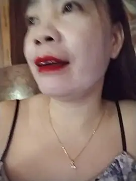 Snapshot of Squirt107 chatting on July 14, 2026, 4:06 am Squirt107 online show from July 14, 2026, 4:06 am