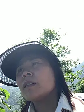Snapshot of Helen-baby chatting on May 14, 2026, 2:41 am Helen-baby online show from May 14, 2026, 2:41 am