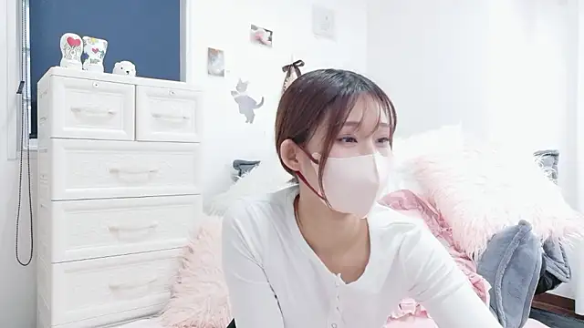 Snapshot of Neko_o33 chatting on June 2, 2026, 8:14 am Neko o33 online show from June 2, 2026, 8:14 am
