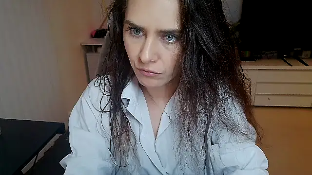 Snapshot of khalessi13 chatting on May 4, 2026, 9:28 pm khalessi13 online show from May 4, 2026, 9:28 pm