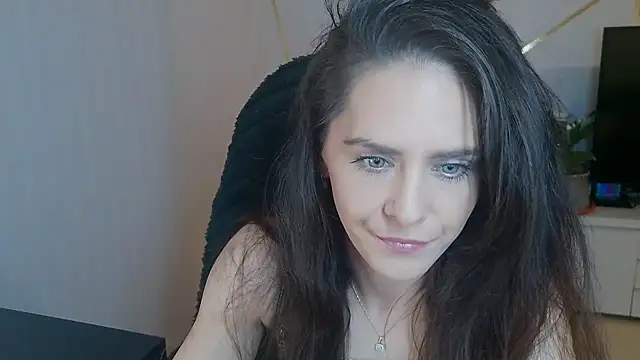 Snapshot of khalessi13 chatting on May 1, 2026, 10:26 pm khalessi13 online show from May 1, 2026, 10:26 pm