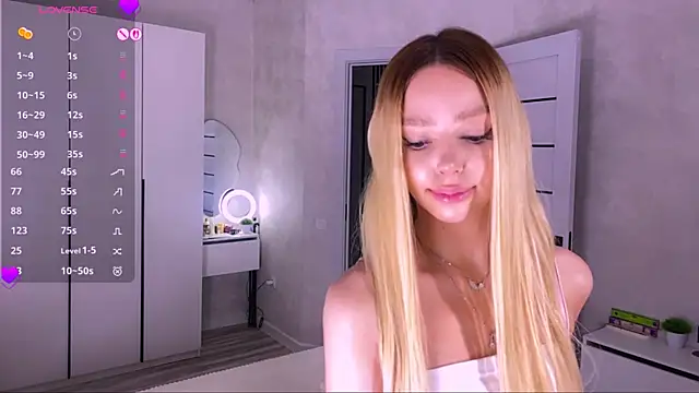 Snapshot of Mooniesiesita chatting on July 16, 2026, 9:23 pm Mooniesiesita online show from July 16, 2026, 9:23 pm