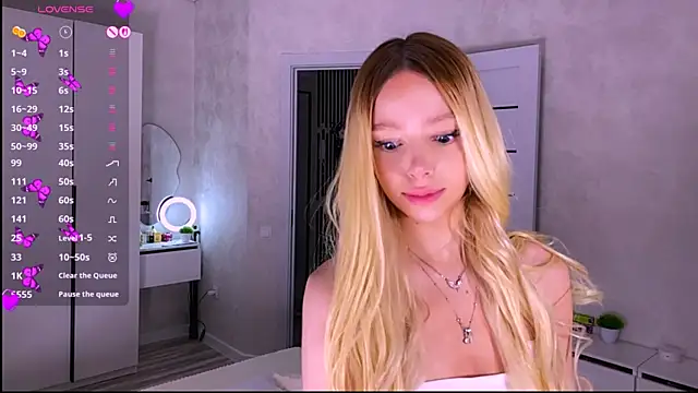 Snapshot of Mooniesiesita chatting on July 24, 2026, 9:22 pm Mooniesiesita online show from July 24, 2026, 9:22 pm