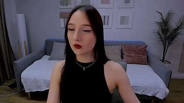 Snapshot of JulietteMonli chatting on May 3, 2026, 7:28 pm JulietteMonli online show from May 3, 2026, 7:28 pm