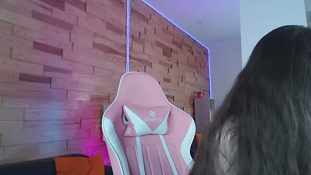 LilaMccoy online show from June 15, 2026, 4:12 am