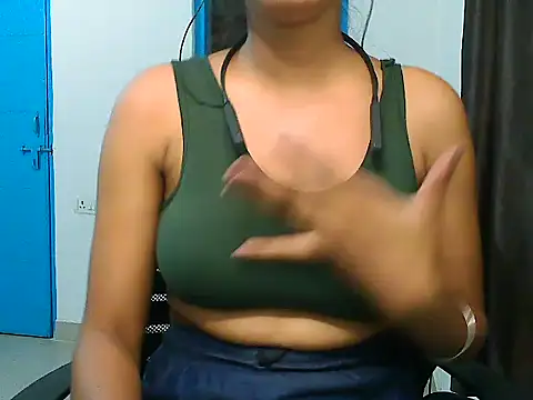 Snapshot of ur_sassypriya chatting on June 18, 2026, 4:34 pm ur sassypriya online show from June 18, 2026, 4:34 pm