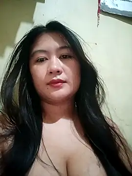 Snapshot of Rosejean chatting on April 23, 2026, 6:31 pm Rosejean online show from April 23, 2026, 6:31 pm