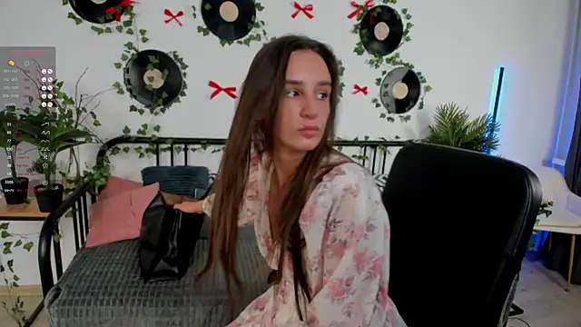 Snapshot of NicoleWells22 chatting on May 17, 2026, 3:50 am NicoleWells22 online show from May 17, 2026, 3:50 am