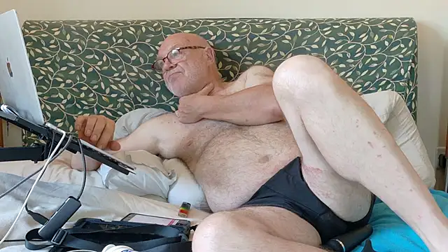 Snapshot of KinkCentral chatting on June 24, 2026, 7:33 pm KinkCentral online show from June 24, 2026, 7:33 pm