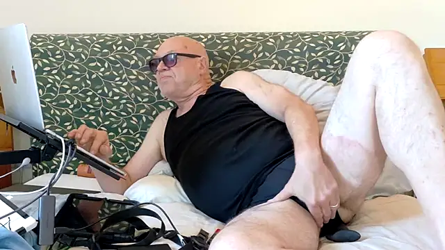 Snapshot of KinkCentral chatting on June 10, 2026, 6:42 pm KinkCentral online show from June 10, 2026, 6:42 pm