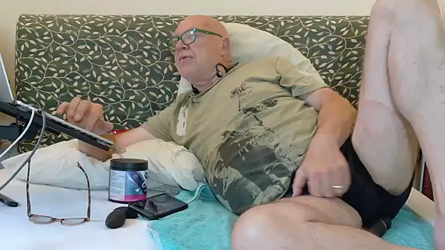 Snapshot of KinkCentral chatting on June 29, 2026, 7:57 pm KinkCentral online show from June 29, 2026, 7:57 pm