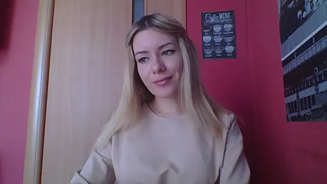 Snapshot of Softy_Aura_ chatting on June 3, 2026, 11:11 am Softy Aura online show from June 3, 2026, 11:11 am