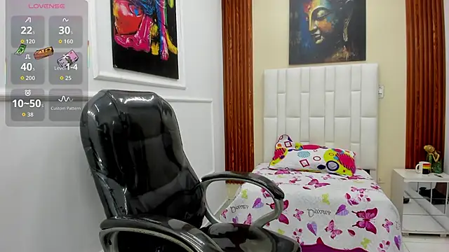 Snapshot of Alice_bensoon chatting on June 5, 2026, 2:23 pm Alice bensoon online show from June 5, 2026, 2:23 pm