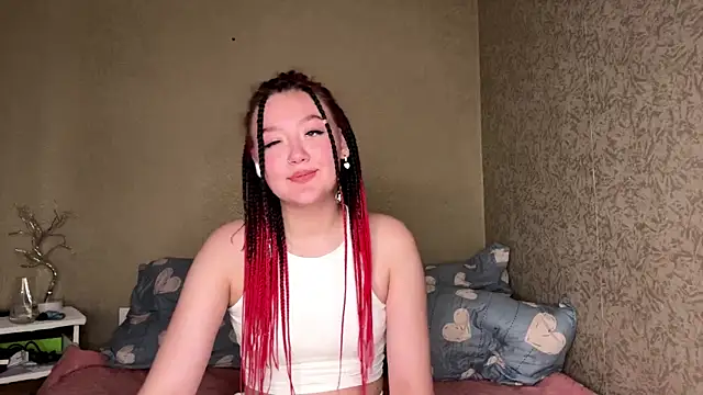 Snapshot of FlameDina chatting on May 8, 2026, 3:27 pm FlameDina online show from May 8, 2026, 3:27 pm