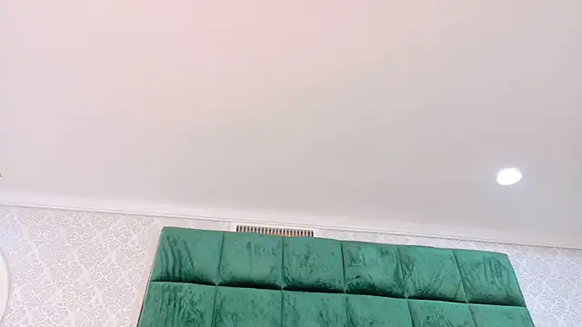 Elektradoll1 online show from May 2, 2026, 12:43 pm