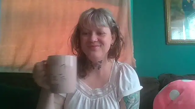 RosieSwitchBitch online show from May 6, 2026, 11:03 am