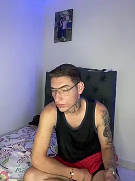 Snapshot of gonzalez_2001 chatting on April 28, 2026, 1:15 am gonzalez 2001 online show from April 28, 2026, 1:15 am