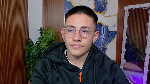 Snapshot of Andres_Tay chatting on June 11, 2026, 2:44 am Andres Tay online show from June 11, 2026, 2:44 am
