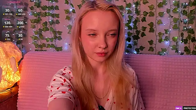 Snapshot of _CloudNine_ chatting on May 17, 2026, 2:55 am CloudNine online show from May 17, 2026, 2:55 am