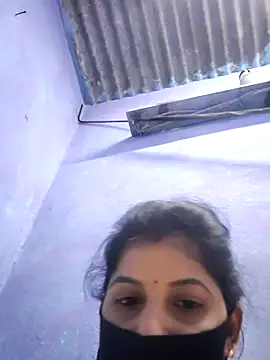 Snapshot of RUHI_1143 chatting on July 13, 2026, 8:02 am RUHI 1143 online show from July 13, 2026, 8:02 am