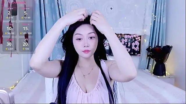 Snapshot of LunaBonnie chatting on May 22, 2026, 12:25 pm LunaBonnie online show from May 22, 2026, 12:25 pm