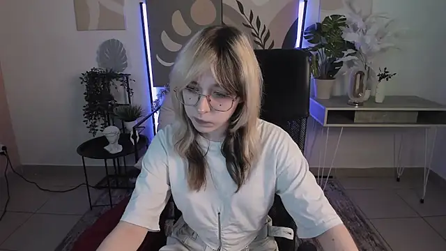 NyxCalderra online show from June 5, 2026, 4:39 am