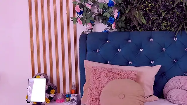 CherryMuse  online show from June 26, 2026, 4:29 am