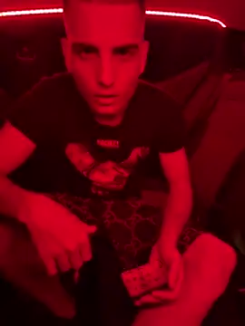 Milanese22 online show from April 26, 2026, 7:11 pm