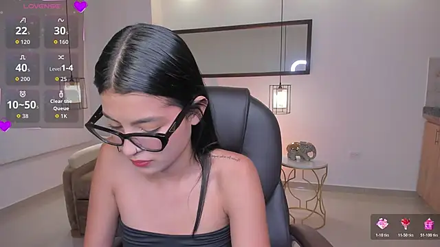 Snapshot of amber_willow chatting on June 5, 2026, 1:43 am amber willow online show from June 5, 2026, 1:43 am
