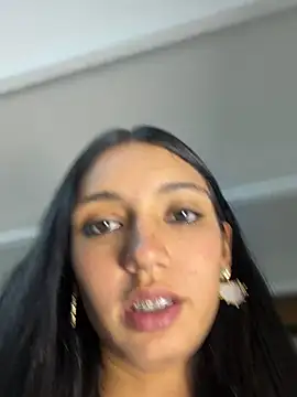 Snapshot of Arianna_Toro_ chatting on August 5, 2026, 5:07 pm Arianna Toro online show from August 5, 2026, 5:07 pm