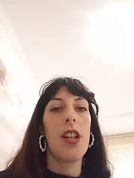 Valeriadolce online show from May 17, 2026, 7:30 am
