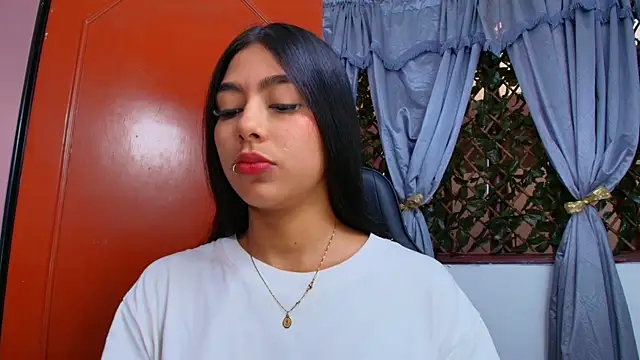 Snapshot of Sofia_Browm chatting on May 19, 2026, 8:49 pm Sofia Browm online show from May 19, 2026, 8:49 pm