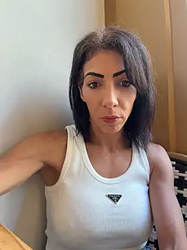 Yasmiinee online show from June 25, 2026, 9:03 am