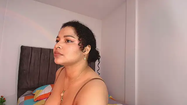 Snapshot of Nerea- chatting on May 17, 2026, 2:33 am Nerea- online show from May 17, 2026, 2:33 am