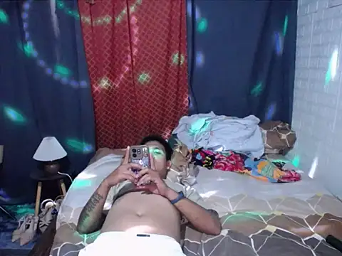 FleeCruz online show from April 25, 2026, 4:37 am