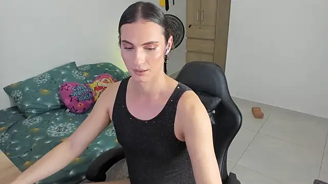 Snapshot of _shantallskinny_ chatting on June 11, 2026, 12:54 am shantallskinny online show from June 11, 2026, 12:54 am