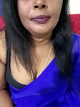 Snapshot of Sunitha-tamilponu chatting on June 4, 2026, 4:22 pm Sunitha-tamilponu online show from June 4, 2026, 4:22 pm