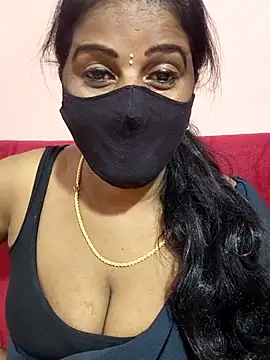 Snapshot of Sunitha-tamilponu chatting on May 4, 2026, 6:11 pm Sunitha-tamilponu online show from May 4, 2026, 6:11 pm