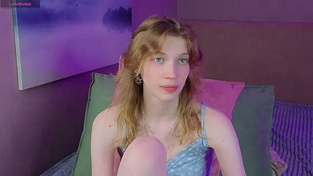 Emily Cartex online show from June 16, 2026, 5:40 am