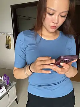 Meimei-bb online show from July 28, 2026, 4:20 am
