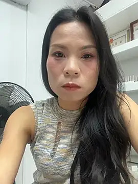 Xiaoyu-aa online show from May 1, 2026, 12:21 pm