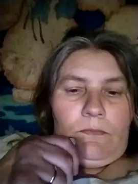 IrisMaris37 online show from April 27, 2026, 9:35 pm