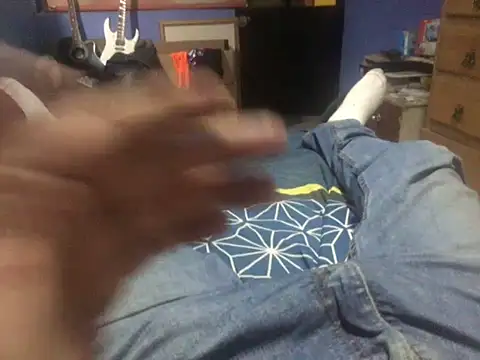 Snapshot of misterio18 chatting on April 26, 2026, 1:36 am misterio18 online show from April 26, 2026, 1:36 am